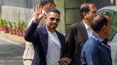 'मैं भारत छोड़कर नहीं भागूंगा', गुरुग्राम जमीन मामले में ED पूछताछ के बाद बोले रॉबर्ट वाड्रा, BJP पर कसा तंज