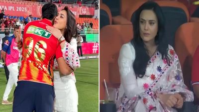 VIDEO: जिसने तोड़ा Preity Zinta का दिल, उसे ही लगा लिया गले! चेहरे पर मुस्कान लिए कही दिल की बात