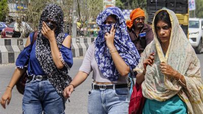 Rajasthan Heatwave: जैसलमेर में 6 साल का रिकॉर्ड टूटा, तापमान 46°C पार, कई जिलों में हीटवेव अलर्ट