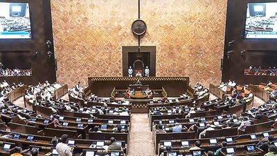 Waqf Amendment Bill Pass: लोकसभा के बाद राज्यसभा से भी वक्फ संशोधन विधेयक को मंजूरी, पक्ष में पड़े 128 वोट