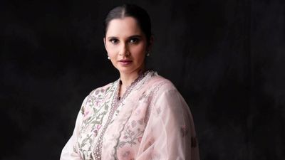 सानिया मिर्ज़ा ने दिल के करीब शख्स के साथ मनाई ईद, सरेआम कंधे पर हाथ रख शेयर किया फोटो, हैरान हुए फैन्स