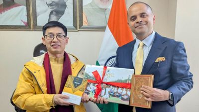 कौन हैं वो चीनी स्कॉलर, जिनकी PM मोदी ने की तारीफ, कहा- योग और भारतीय संस्कृति को दे रहे हैं बढ़ावा