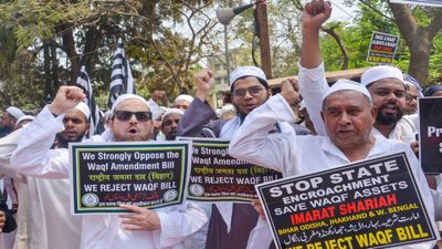 वक्फ बिल पर सरकार और विपक्ष आमने-सामने, क्या आसानी से पास होगा कानून? जानिए पूरा नंबर गेम