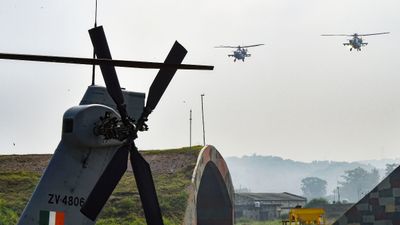 Pahalgam Terror: पहलगाम हमले के जवाब को लेकर नेवी, आर्मी और एयरफोर्स के चीफ की क्या चल रही तैयारी? PM को बताया