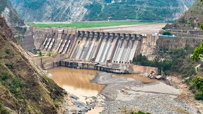बगलिहार डैम बंद होने के बाद किशनगंगा बांध की बारी! क्यों घबराया पाकिस्तान? इन 5 प्वाइंट्स में समझे