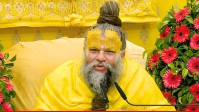 Indian Army Premanand Maharaj: भारत-पाकिस्तान तनाव के बीच प्रेमानंद महाराज ने सैनिकों के त्याग को सराहा