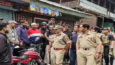 Jammu airport news: पठानकोट एयरबेस को कोई नुकसान नहीं, जम्मू एयरपोर्ट से भारतीय फाइटर विमानों ने भरी उड़ान