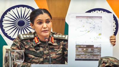 दो बच्चों की मां हैं Colonel Sofiya Qureshi, 'मदर्स डे' पर जानिए इस बहादुर मां की कुछ खास बातें