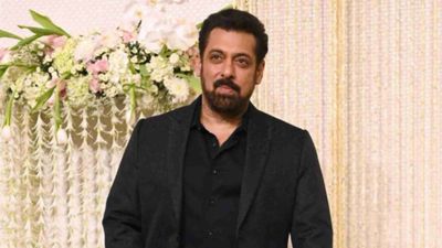 सलमान खान अपनाएंगे 'फ्रंट एंड फीस मॉडल', नुकसान से बचने का तरीका खोजा, जानिए कैसे होगा भाईजान को फायदा?