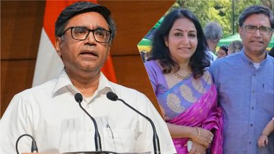 कौन हैं विक्रम मिसरी की पत्नी डॉली? क्या करती हैं काम, जानें विदेश सचिव के फैमिली बैकग्राउंड के बारे में? 