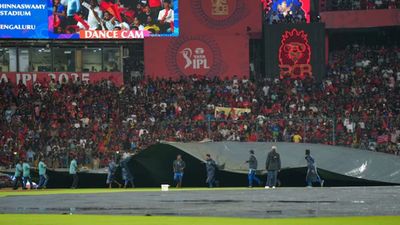 RCB vs KKR: बारिश के कारण मैच रद्द होने पर किसको मिलेगा फायदा? टूट सकता है डिफेंडिंग चैंपियन KKR का सपना