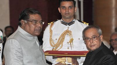 Kota Srinivasa Rao: कौन थे कोटा श्रीनिवास राव? पढ़ें फिल्मी पर्दे से सियासत तक का सफर