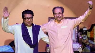 भाषा विवाद के बीच उद्धव की शिवसेना में बड़ी टूट की आहट, BJP बोली- 'कई सांसद-विधायक हमारे संपर्क में'
