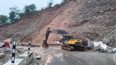 Uttarakhand weather today: भारी बारिश का अलर्ट, जानिए कब और कहां-कहां, चार धाम यात्रा पर भी ब्रेक