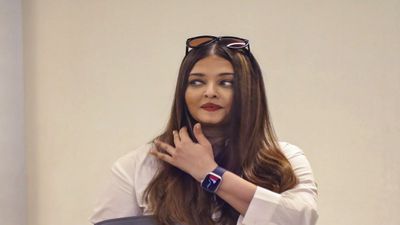 Aishwarya Rai से दिल्ली में क्यों हुई थी 6 घंटे लंबी पूछताछ? बच्चन परिवार की बहू पर लगे हैं ये गंभीर आरोप