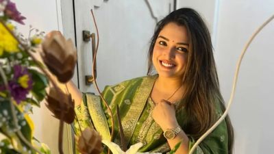 अक्षरा को पवन सिंह ने  यूज करके छोड़ दिया? भोजपुरी सिनेमा की करिश्मा कपूर ने बताया सुपरस्टार का काला सच