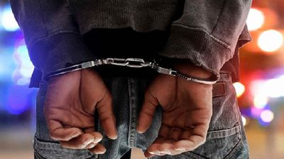 बॉलीवुड से बड़ी खबर, चेन्नई एयरपोर्ट पर फेमस एक्टर गिरफ्तार, कस्टम्स विभाग को मिला 'ऐसा' सामान