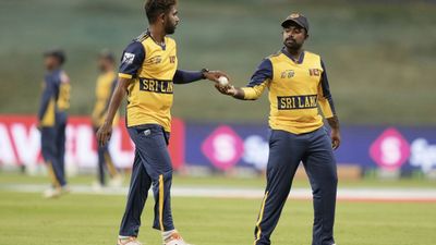 PAK vs SL: श्रीलंका-पाक के लिए आज साख का सवाल, हेड-टू-हेड में किसका दबदबा? गेंदबाज या बल्लेबाज कौन मारेगा बाजी