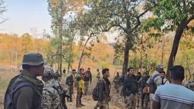 छत्तीसगढ़ के गरियाबंद में सुरक्षाबलों ने 10 नक्सलियों को मार गिराया, इनामी नक्सली मनोज उर्फ मॉडम भी हुआ ढेर
