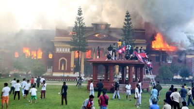 Nepal Gen Z Protest: दो फाड़ हुआ नेपाल का Gen Z आंदोलन? एक और नेता की एंट्री के बाद आपस में चले लात-घूंसे