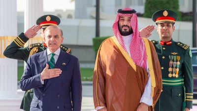 Saudi-Pak Deal: पाकिस्तान-सऊदी अरब ने रक्षा समझौते पर किए हस्ताक्षर, भारत को लेकर दिया चौंकाने वाला बयान