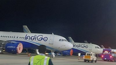 Mumbai-Solapur flight service: मुंबई से सोलापुर के लिए शुरू हो रही फ्लाइट सर्विस, CM फडणवीस ने बताई तारीख 