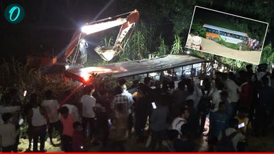 Lucknow News: रोडवेज बस पलटने से पांच यात्रियों की मौत, सीएम योगी ने कहा- लापरवाही पर होगी सख्त कार्रवाई