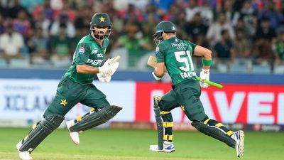 IND vs PAK: 'ऊंची दुकान फीके पकवान', नहीं सुधरेगा पाकिस्तान, 34 रन में गंवाए 8 विकेट
