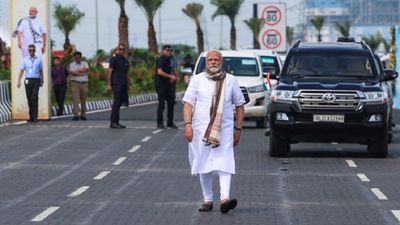 Modi@75, Birthday Special: आडवाणी की नाराज़गी और विरोध के बीच मोदी कैसे बने PM पद का चेहरा, बदली BJP की दिशा