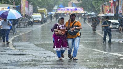 Rajasthan Weather: जयपुर सहित 28 जिलों में मंगलवार को झमाझम बारिश, किसानों के चेहरे पर आई खुशी