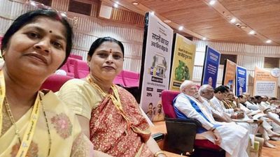 BJP की वर्कशॉप में आखिरी लाइन में बैठे दिखे PM Modi, सांसद रवि किशन ने शेयर की तस्वीर
