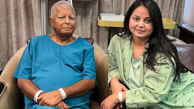 Inside Story: तेज प्रताप के बाद बगावती तेवर में Rohini 15 घंटे में बदला रुख, क्यों किया एक्स अकाउंट लॉक?