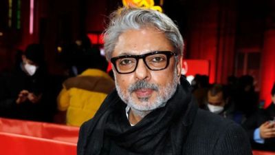 संजय लीला भंसाली ने 'लव एंड वॉर' के लिए कसी कमर, फिल्म के क्लाइमैक्स को देंगे अनोखा रूप
