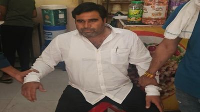 MP News: उज्जैन लोकायुक्त की कार्रवाई, रतलाम में 10,000 रुपए की रिश्वत लेते पंचायत सचिव रंगे हाथों गिरफ्तार