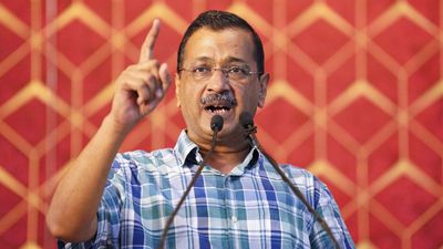 'भारत को कहां ले आए ये लोग', IPS की मौत पर केजरीवाल का फूटा गुस्सा, दोषियों के खिलाफ सख्त सजा की मांग