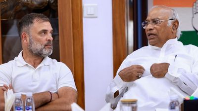 Bihar Chunav Opinion Poll: बिहार चुनावी सर्वे में कांग्रेस को 'महा-झटका', होगा बुरा हाल, रह जाएंगी इतनी सीटें?