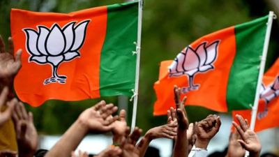 BJP Candidate List: बीजेपी ने जारी की 71 उम्मीदवारों की पहली लिस्ट, कौन कहां से लड़ेगा, देखें पूरी सूची