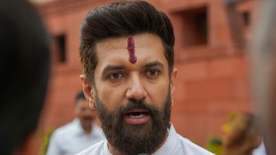पासवान परिवार की राजनीति में ट्विस्ट: अलौली सीट पर पारस के बेटे यशराज की एंट्री, चिराग ने JDU से निभाई दोस्ती!