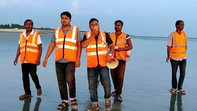 Cyclone Montha का असर! इन राज्यों में स्कूल-कॉलेज बंद, कहाँ रहेंगे खुले? जानिए IMD का अलर्ट और ताजा अपडेट