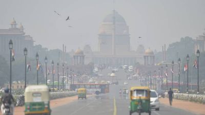 Aaj Ka Mausam: दिवाली पर बारिश होगी या चलेगी ठंडी हवा? दिल्ली से मुंबई तक कैसा रहेगा मौसम, पढ़ें वेदर अपडेट