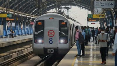 Delhi Metro लेकर आया जबरदस्त ऑफर, सहेली पिंक कार्ड से होगी पैसों की बचत, कौन उठा सकता है फायदा?