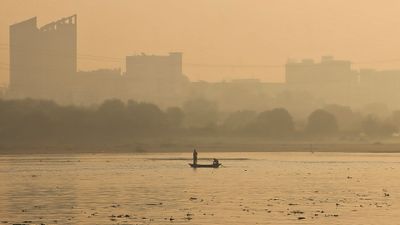 Aaj ka Mausam: अंडमान-निकोबार में चक्रवात का खतरा, अलर्ट जारी! कहां होगी बारिश, कहां बढ़ेगी ठंड, हर अपडेट