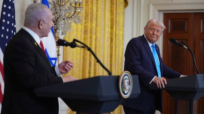 Israel Hamas War: गाली-गलौज पर उतरे Donald Trump! गाजा में शांति का श्रेय लेने पर Netanyahu को दी गालियां