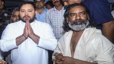 Bihar Chunav 2025: ‘6 सीटों पर अकेले लड़ने के फैसले पर JMM की दो टूक, 'महागठबंधन में हमें नहीं मिला सम्मान'