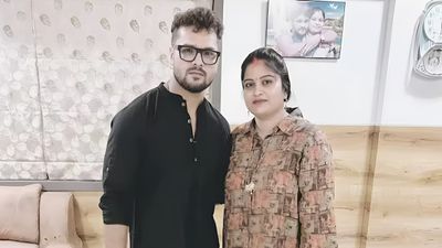 Bihar Chunav 2025: भोजपुरी स्टार खेसारी लाल की पत्नी चंदा देवी छपरा से लड़ेंगी चुनाव, इस पार्टी से टिकट पक्का!
