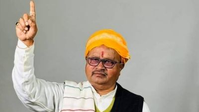 Bihar Elections: कभी अंडरवियर कांड से चर्चा में आए JDU विधायक गोपाल मंडल का कौन चुरा ले गया टिकट? देखें VIDEO