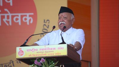 'पहलगाम हमले का तैयारी से जवाब दिया, दुनिया भारत की ओर देखती है', विजयादशमी उत्सव में बोले मोहन भागवत