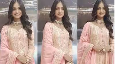 Monalisa की ये तस्वीरें दिल की धड़कनें तेज कर देंगी, बदला पुरा हुलिया, 'ऐसी' फोटोज ने बढ़ाया इंटरनेट का पारा