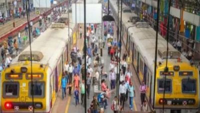 Mumbai Local train: तकनीकी खराबी के कारण लोकल ट्रेन सेवाएं हुई बाधित, यात्रियों को करना पड़ा लंबा इंतजार 