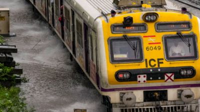 Mumbai local train: मुंबई लोकल ट्रेन के इस रूट पर रहेगा ट्रैफिक ब्लॉक, ये ट्रेनें की गई रद्द